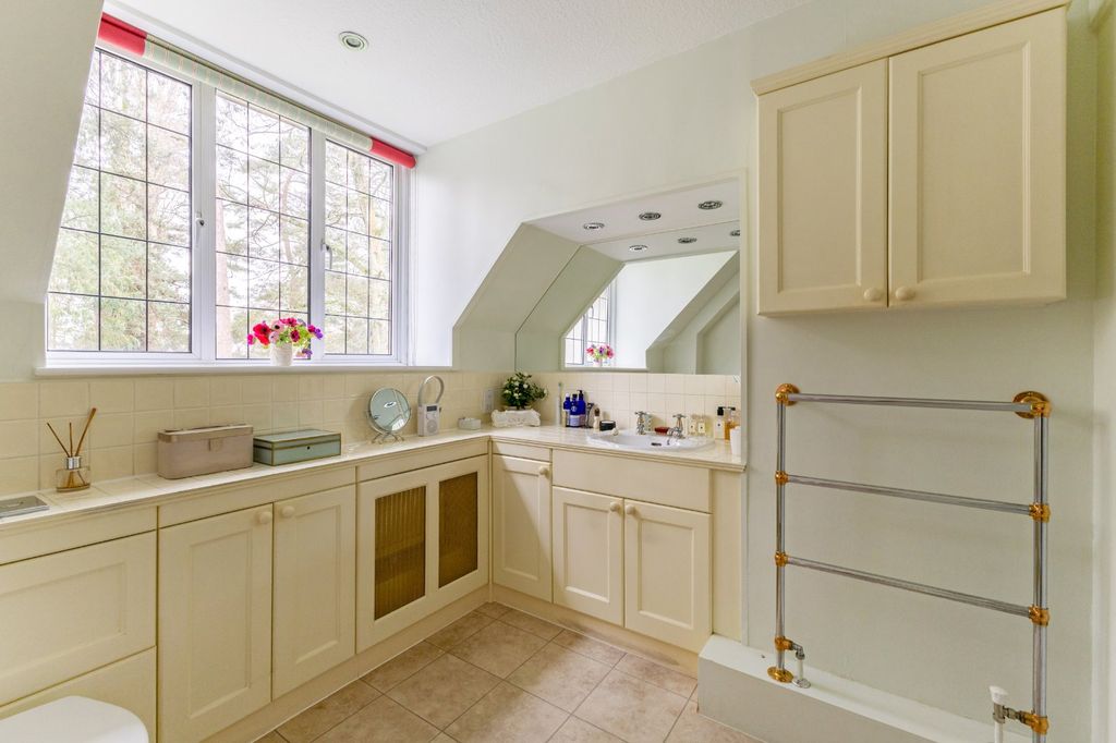 Additional image 7 of 5 bed detached house for saleWest Common Way, Harpenden, Hertfordshire AL5