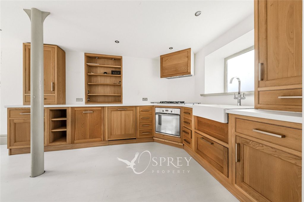 Property photo 1 of 11 Picture No. 23