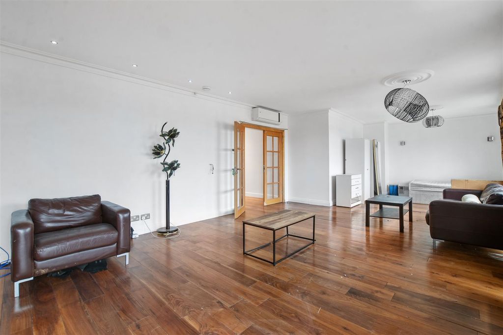 Property photo 3 of 16 12-Adadgcpmsc - 71 Park Lorne - Reception 2 -Origi