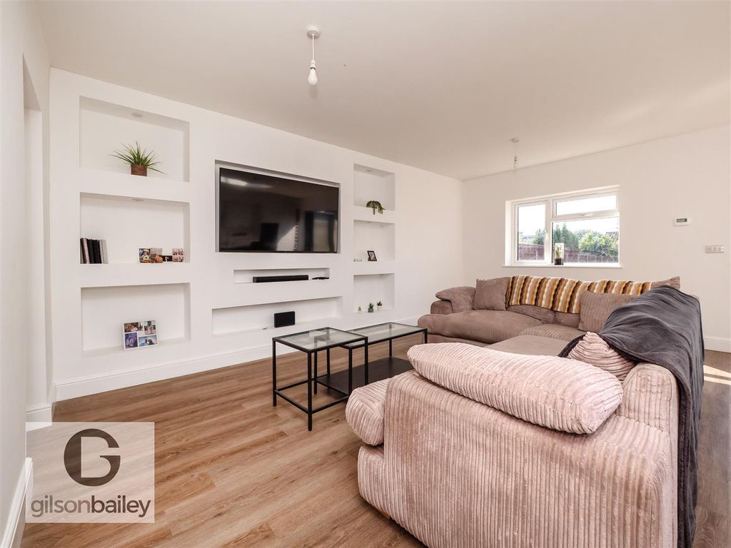 Property photo 3 of 47 24Meadowway-19.Jpg