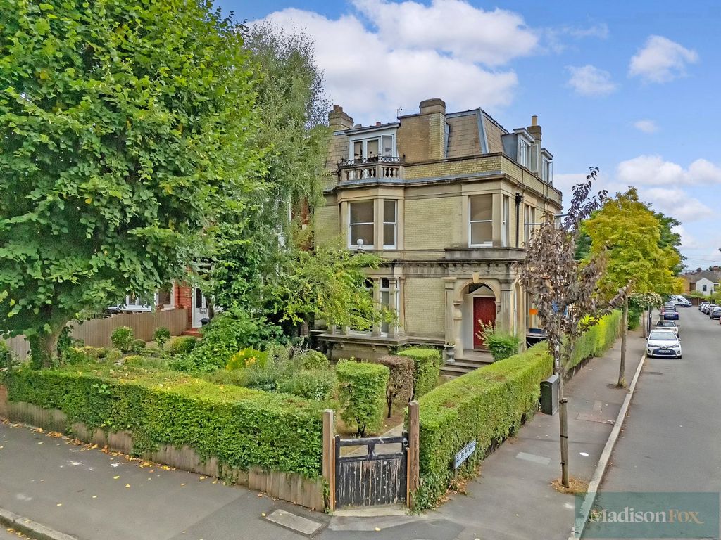 Property photo 1 of 18 Picture No. 02