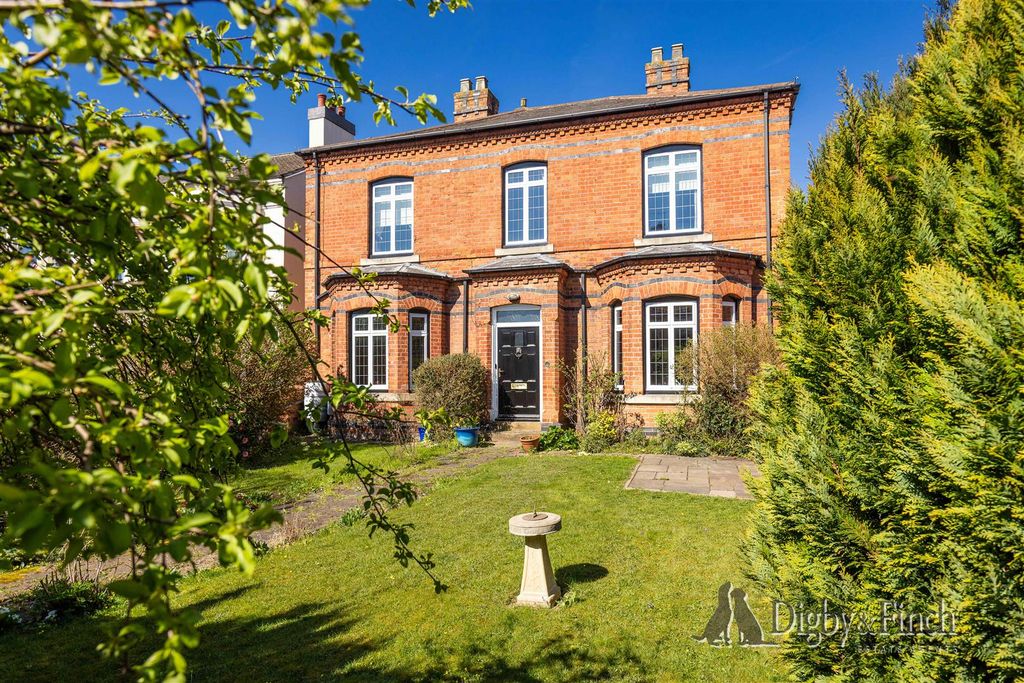 Property photo 1 of 37