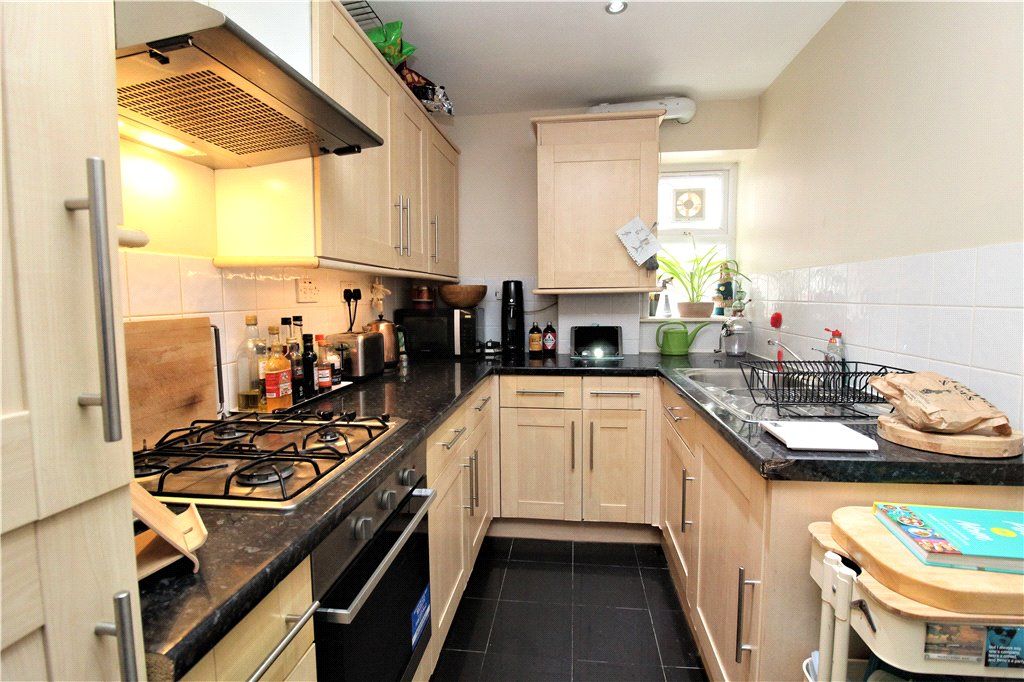 Property photo 3 of 9 Kitchen