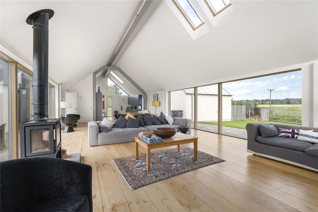 Property photo 2 of 35 The Den Dunecht