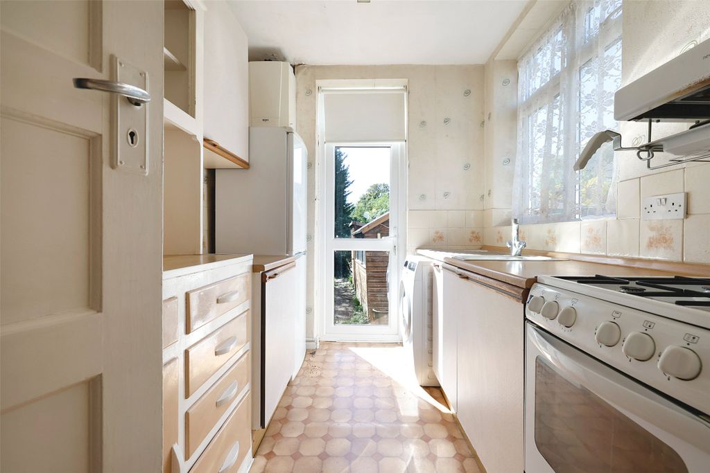 Property photo 3 of 16 Picture No. 10