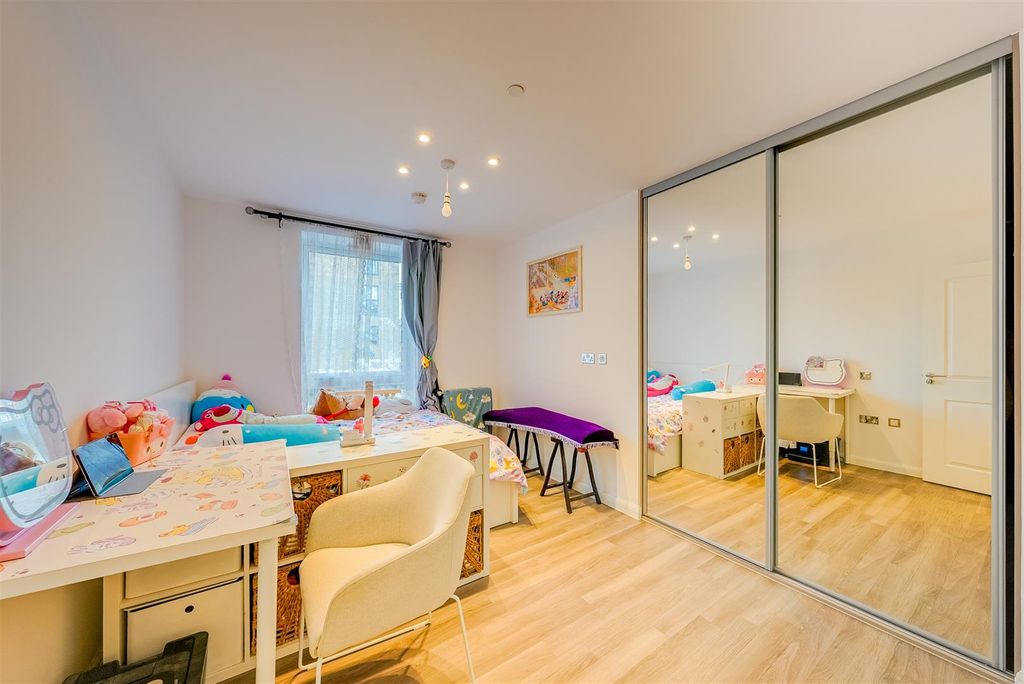 Additional image 6 of 2 bed flat for saleTruman Way, Dartford DA1