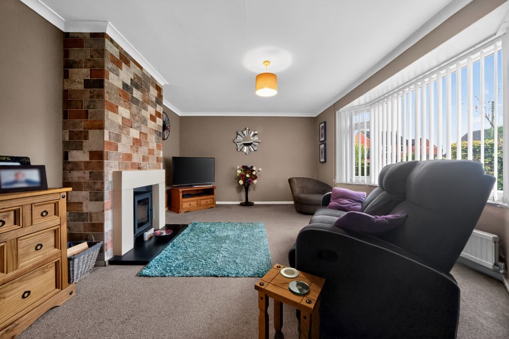 Property photo 2 of 25