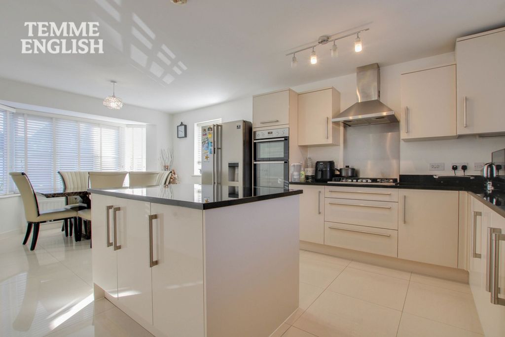 Property photo 2 of 46