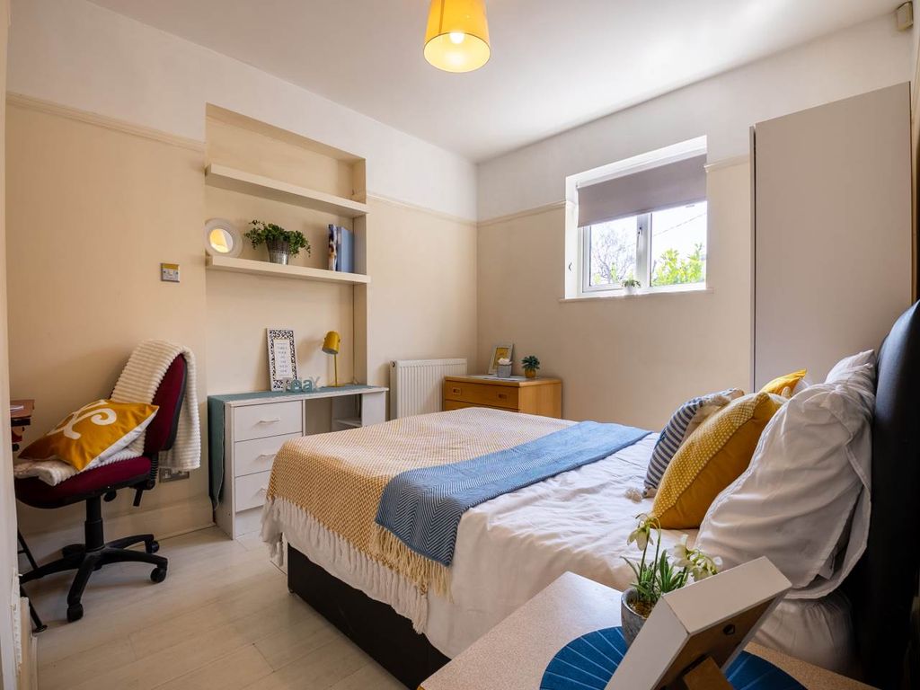 Property photo 1 of 16 63_Rough_Common_Canterbury-6