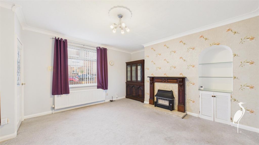 Property photo 2 of 14 Lounge