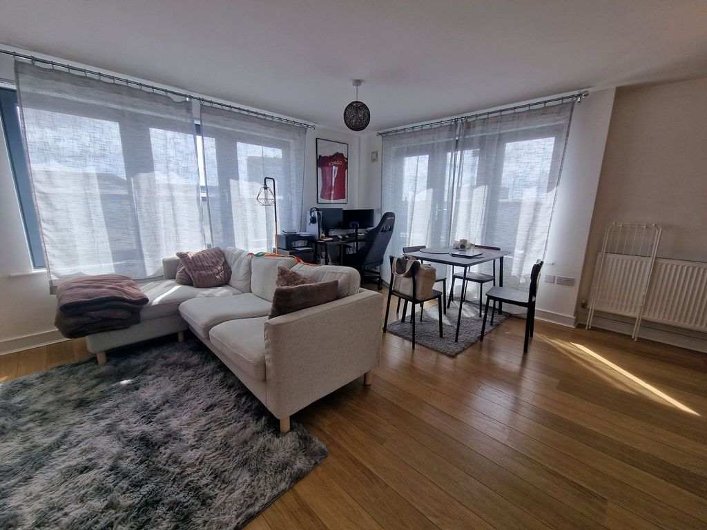 Property photo 2 of 9