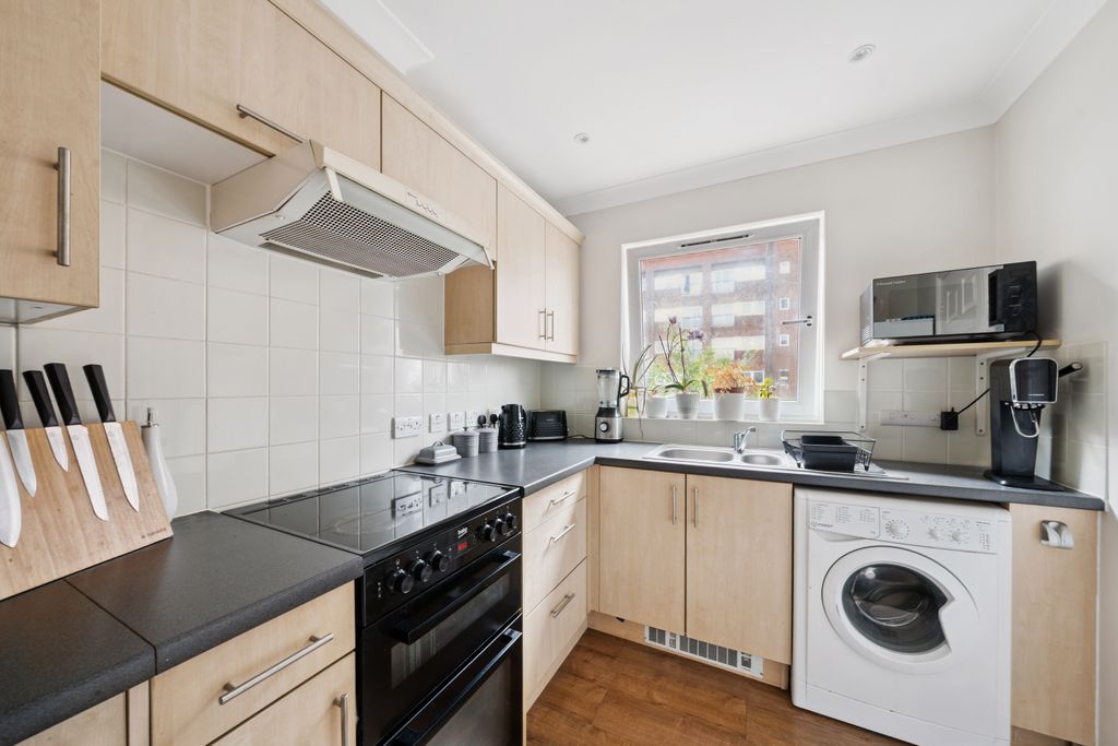Property photo 3 of 11 Dsc00474