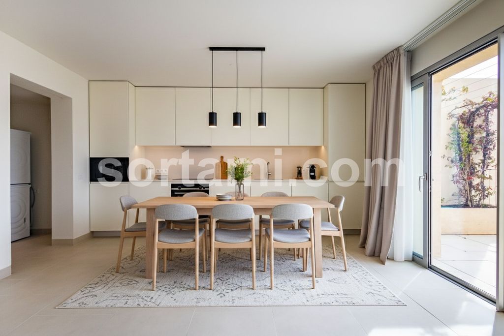 Property photo 2 of 33