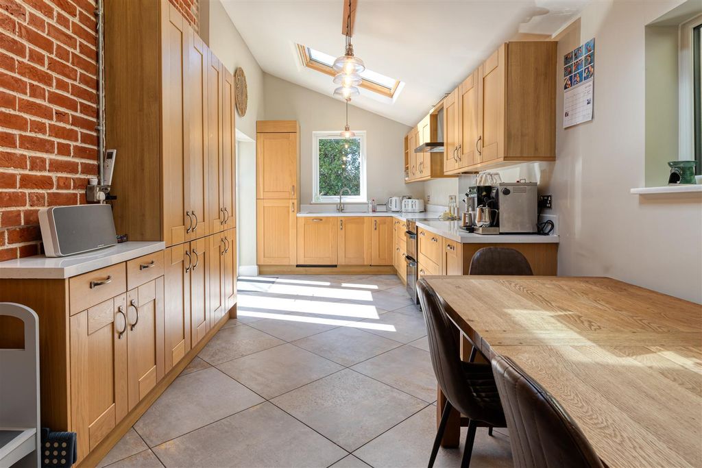 Property photo 2 of 18 Kitchen Dining Room