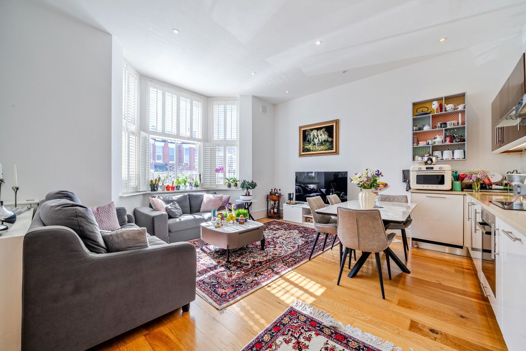 Property photo 2 of 12 1432562-8-69ba958...