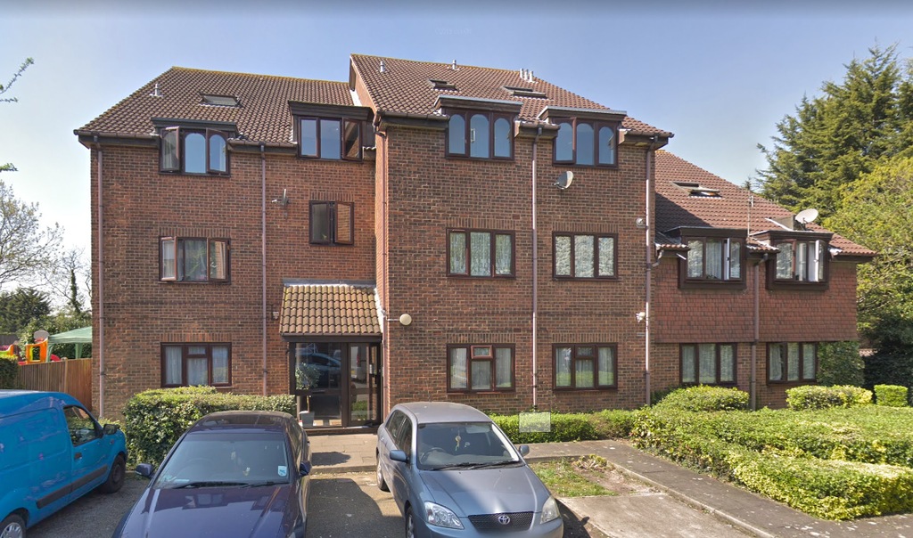 Property photo 1 of 8 One Bedroom First Floor Flat In South Harrow