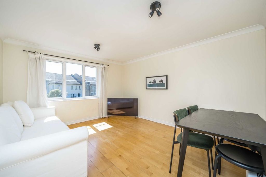 Property photo 2 of 4
