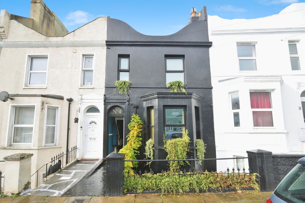 Property photo 1 of 23