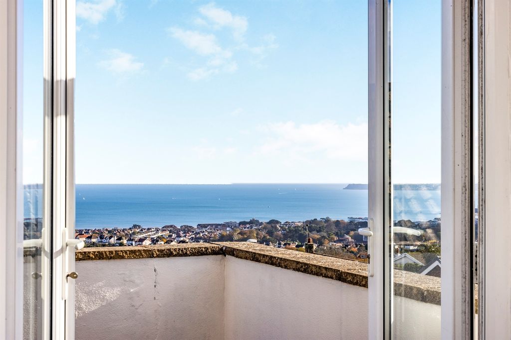 Property photo 3 of 24