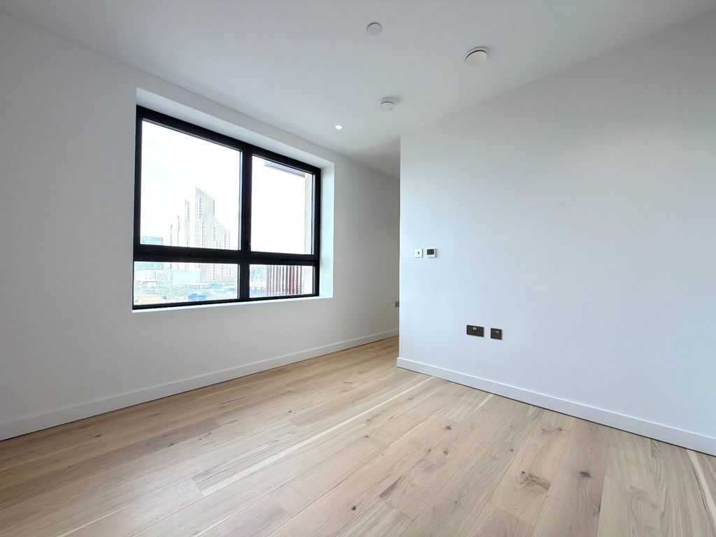 Property photo 3 of 5 Picture No. 12