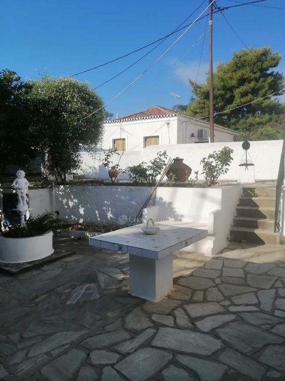 Property photo 3 of 37