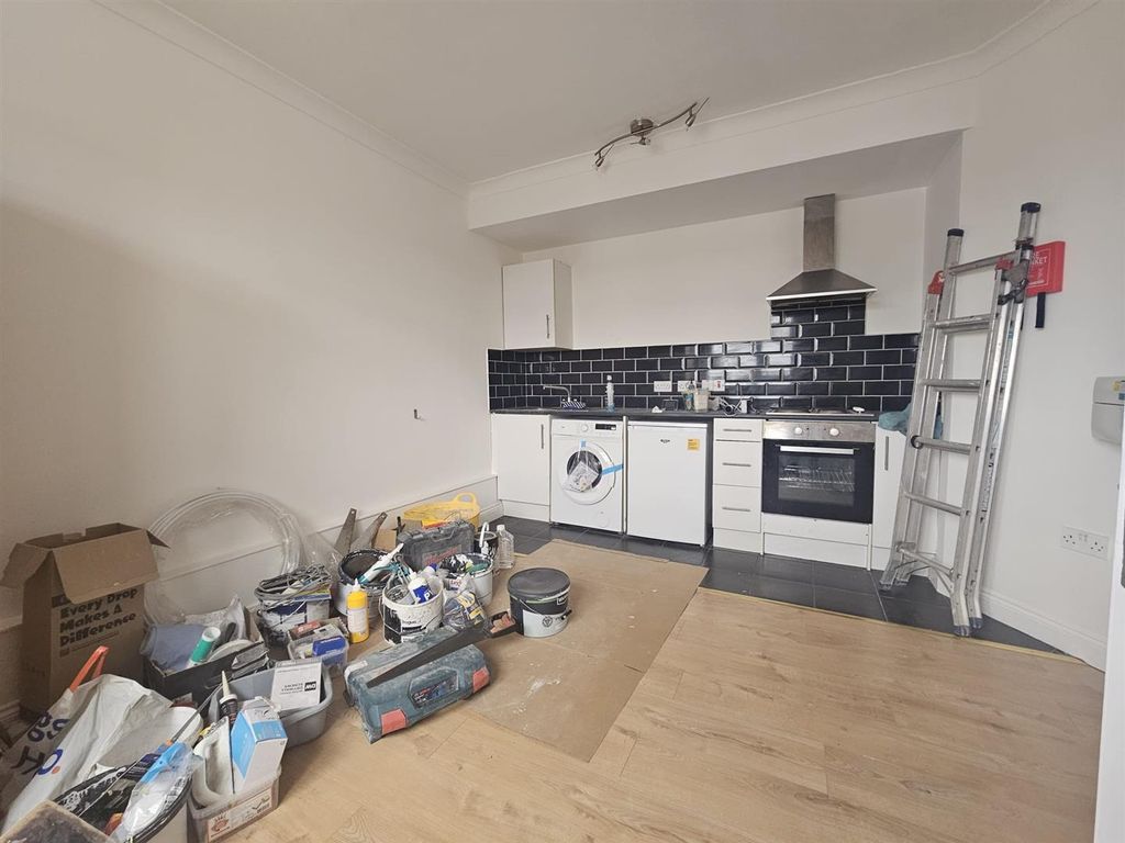 Property photo 2 of 4 Kitchen.Jpg