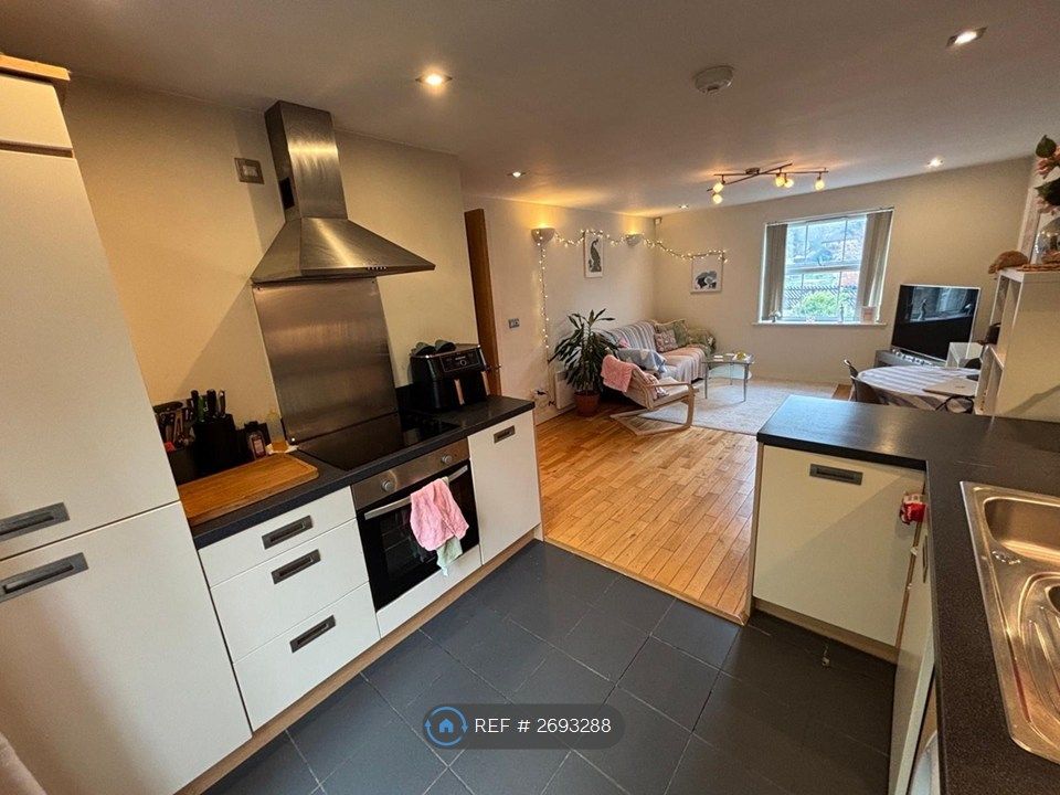 Property photo 2 of 8