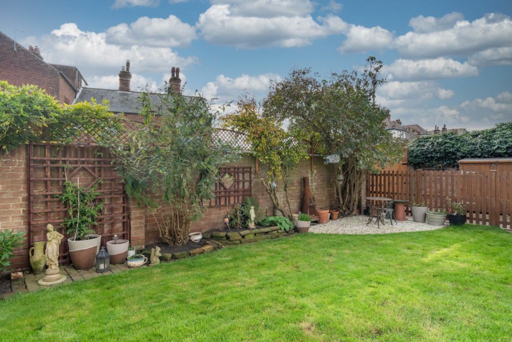 Property photo 3 of 28