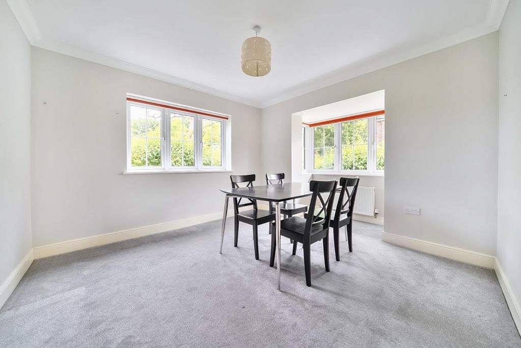 Property photo 3 of 25 1325704-20-6878Fad5A0F0B.Jpg