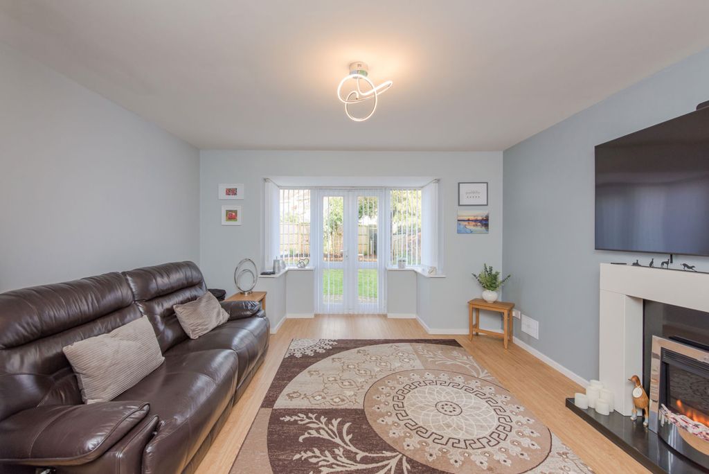 Property photo 2 of 37