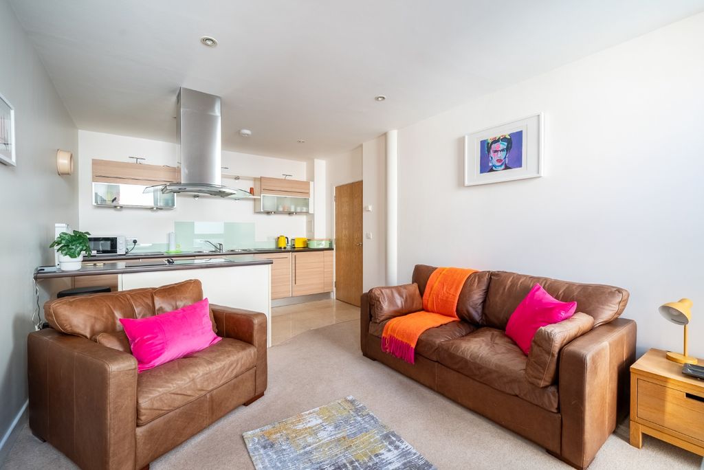 Property photo 2 of 18 4262502