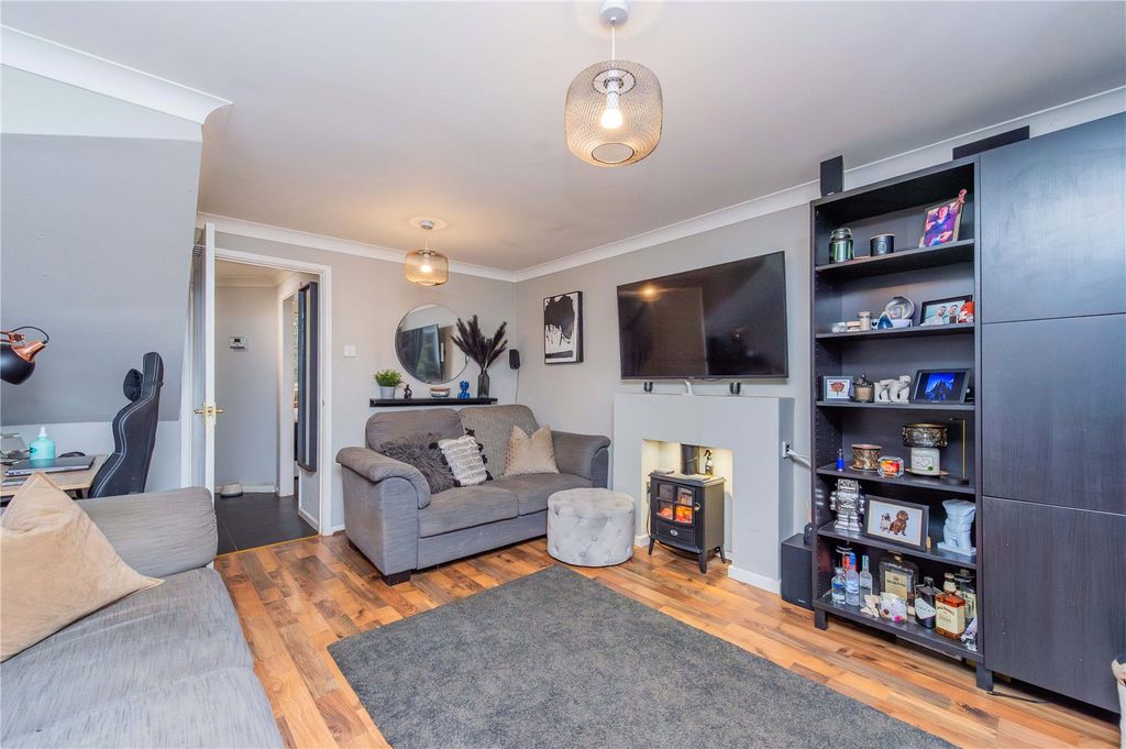 Property photo 2 of 28 Picture No. 18