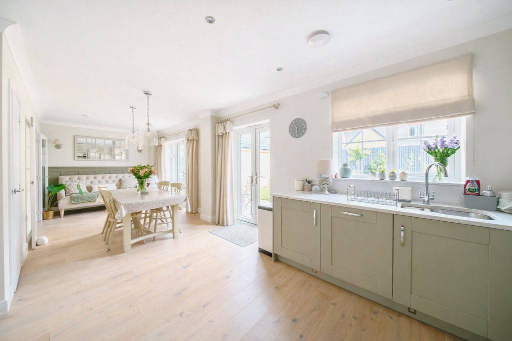 Property photo 2 of 13 Picture No. 37