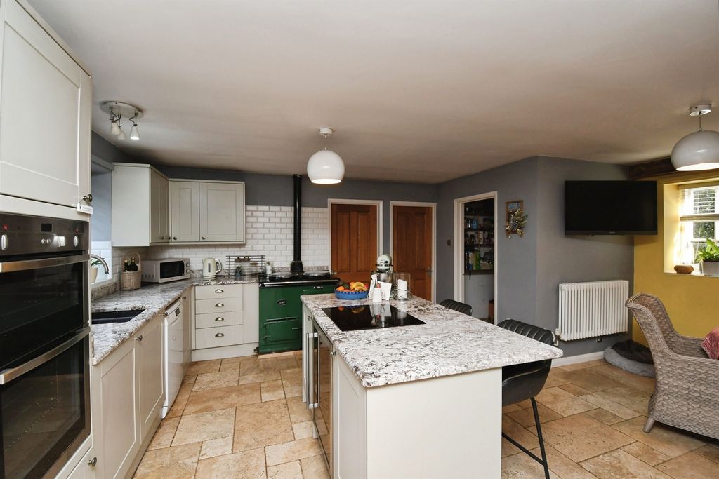 Property photo 2 of 17