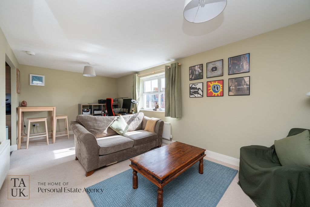 Property photo 2 of 14