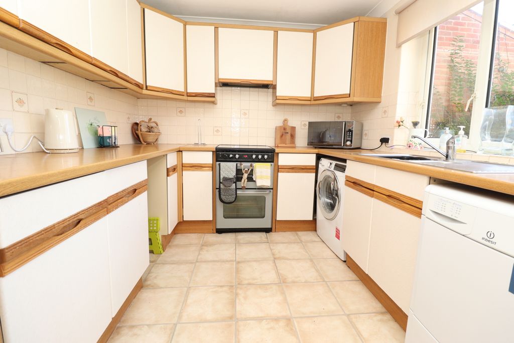 Property photo 3 of 13 Img_9259