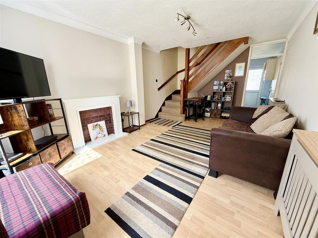 Property photo 2 of 13 Lounge