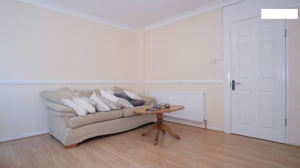 Property photo 2 of 25