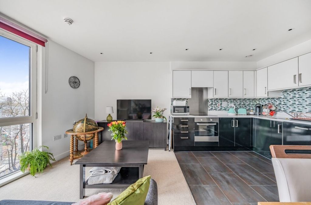 Property photo 2 of 15 1081148 (3)