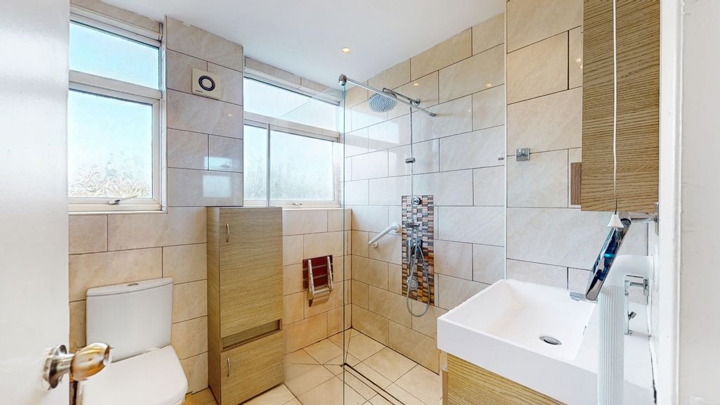 Property photo 3 of 16 4134966