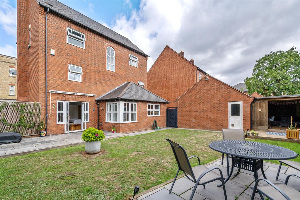 Property photo 3 of 22 122 Rumbush Lane_23.Jpg