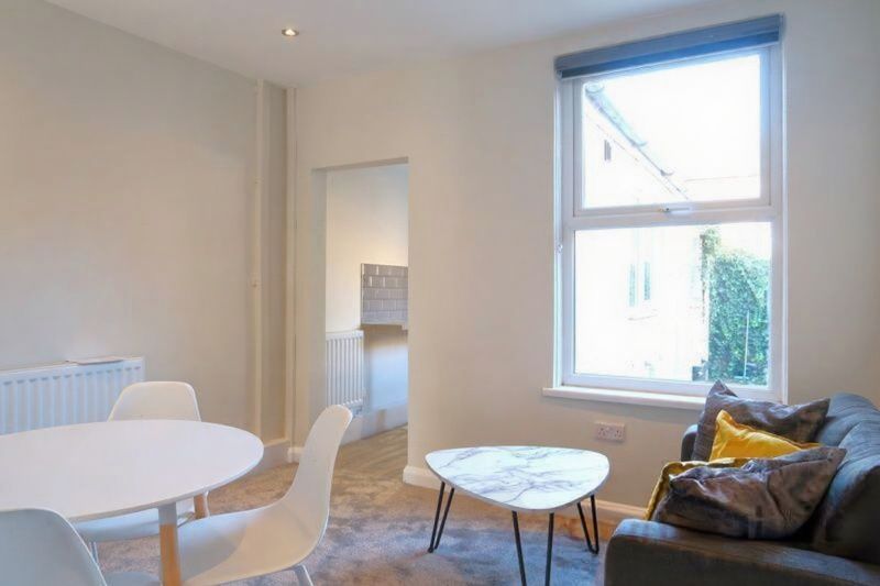 Property photo 2 of 8 Pics (8)