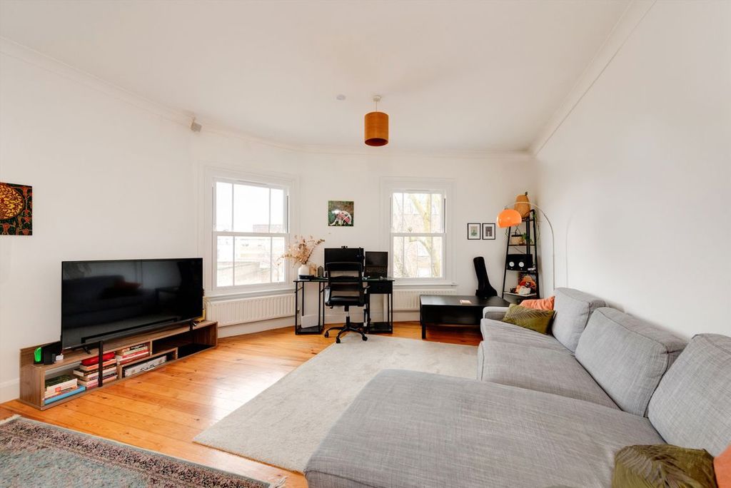 Property photo 2 of 6