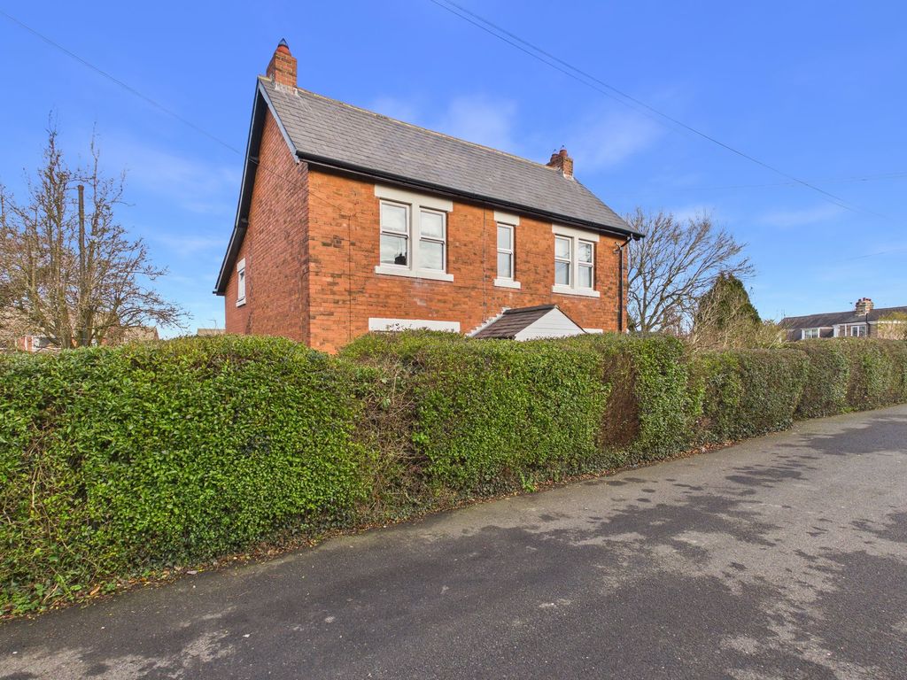 Property photo 1 of 17 External