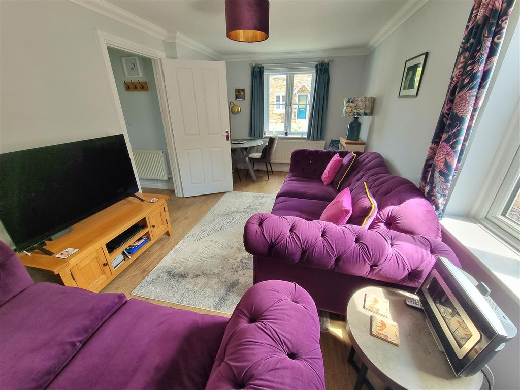 Property photo 3 of 15 Sitting Room.Jpg