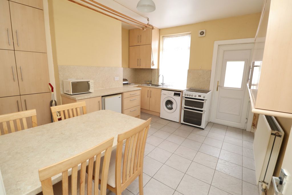 Property photo 3 of 8 Img_9961