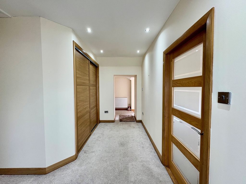 Property photo 2 of 14 Not Specified