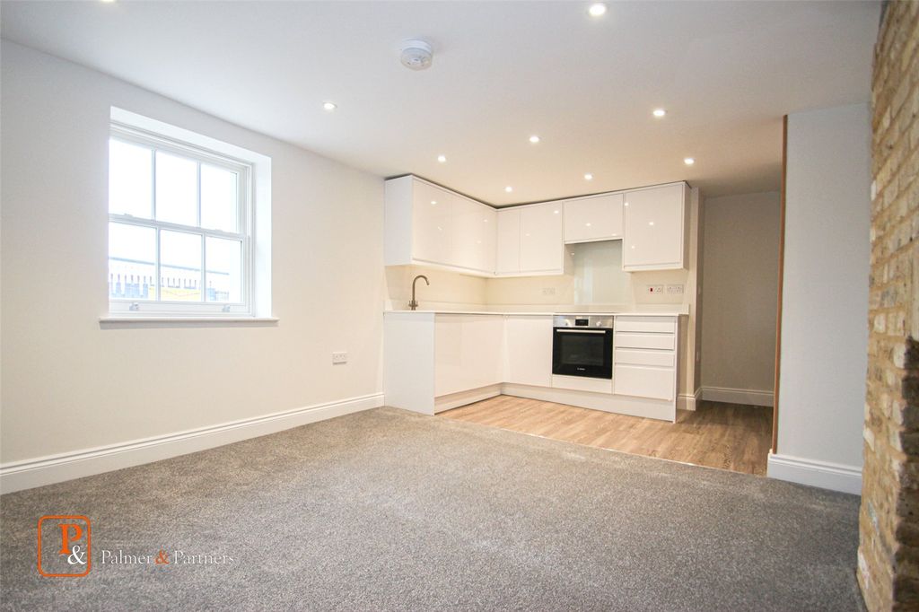Property photo 1 of 5 Living Space