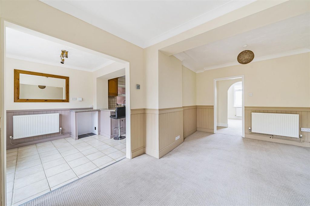 Property photo 3 of 17 Lounge/Kitchen