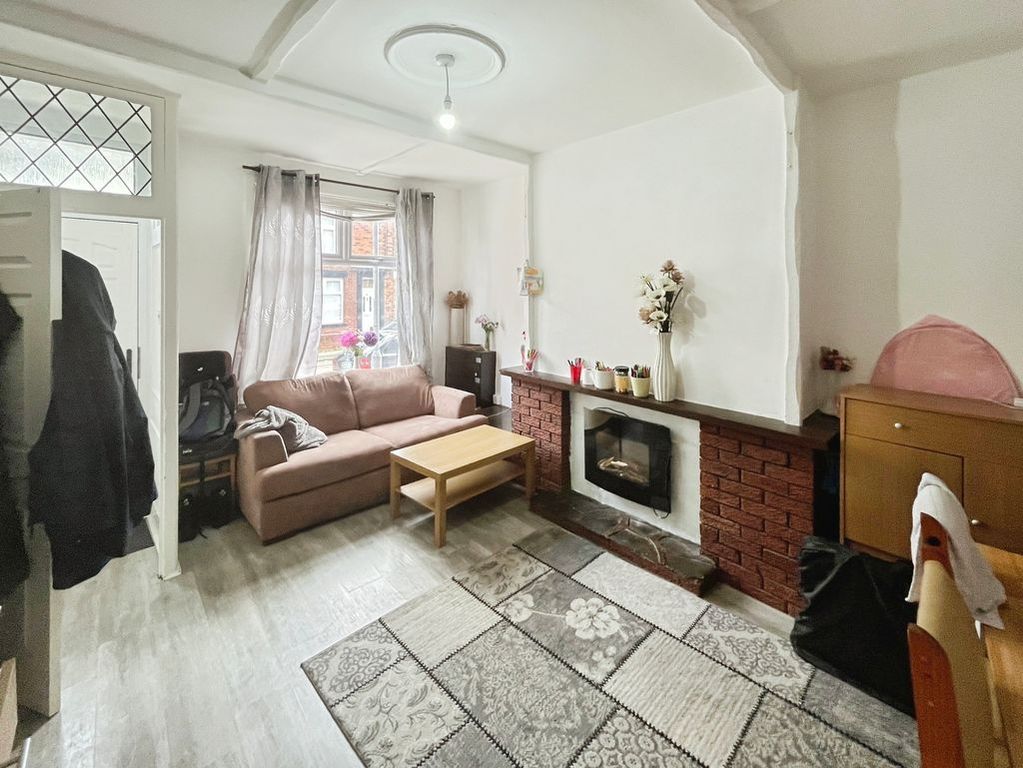 Property photo 2 of 10 Lounge